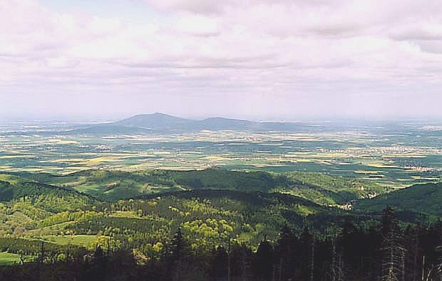 Widok z Wielkiej Sowy ku pn. na masyw ly