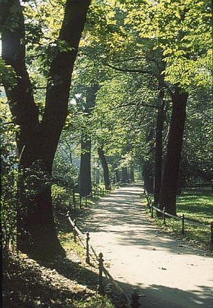 Planty - zewntrzna aleja spacerowa