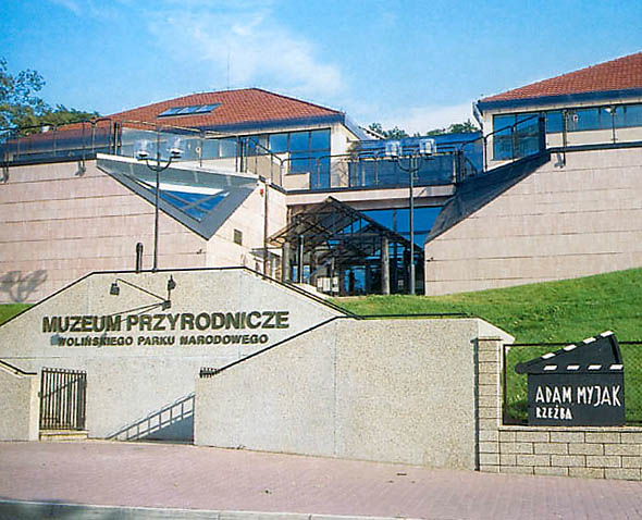 Nowoczesny pawilon muzeum przyrodniczego