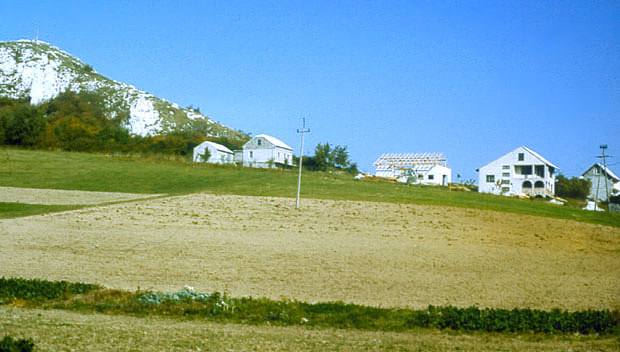 JPK - zabudowa dochodzca do podna skaek