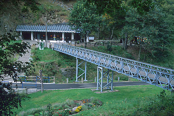 Walim - Wejcie gwne do sztolni, most saperski Baileya