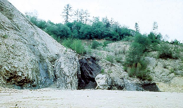 Budowa zapory czorsztyskiej pozwolia przez krtki czas oglda zmienno budowy geologicznej Pienin